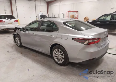 2023 Toyota Camry Le z USA, uszkodzony, nr VIN 4T1C11AK7PU748789